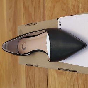 Journee Collection Cortni Flats